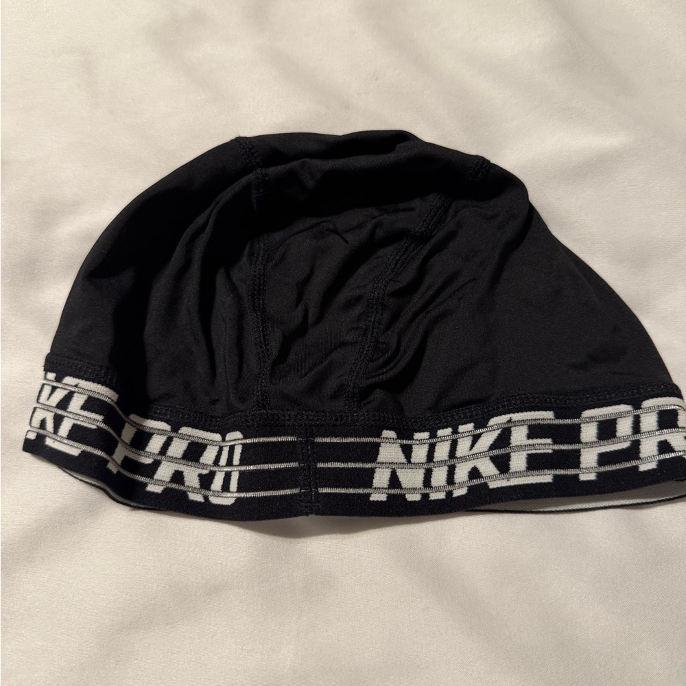 New Nike Pro Black and White Football Skull Cap - Picture 5 of 6